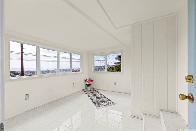 3797 Sierra Drive A, Honolulu, HI 96816