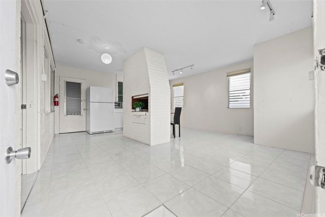 3797 Sierra Drive A, Honolulu, HI 96816
