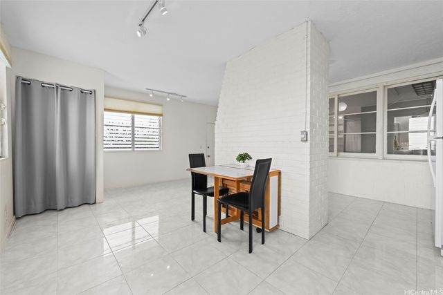 3797 Sierra Drive A, Honolulu, HI 96816