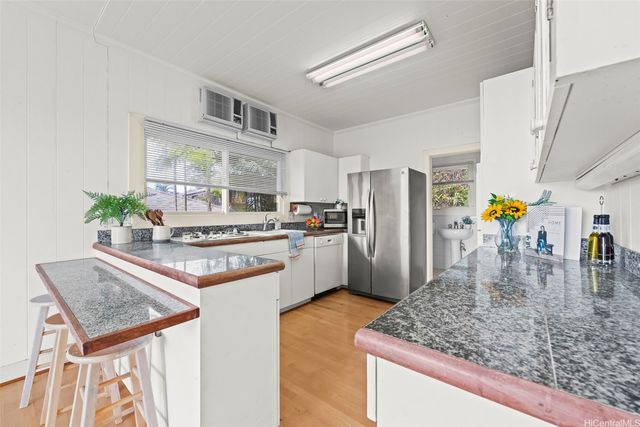 3797 Sierra Drive A, Honolulu, HI 96816