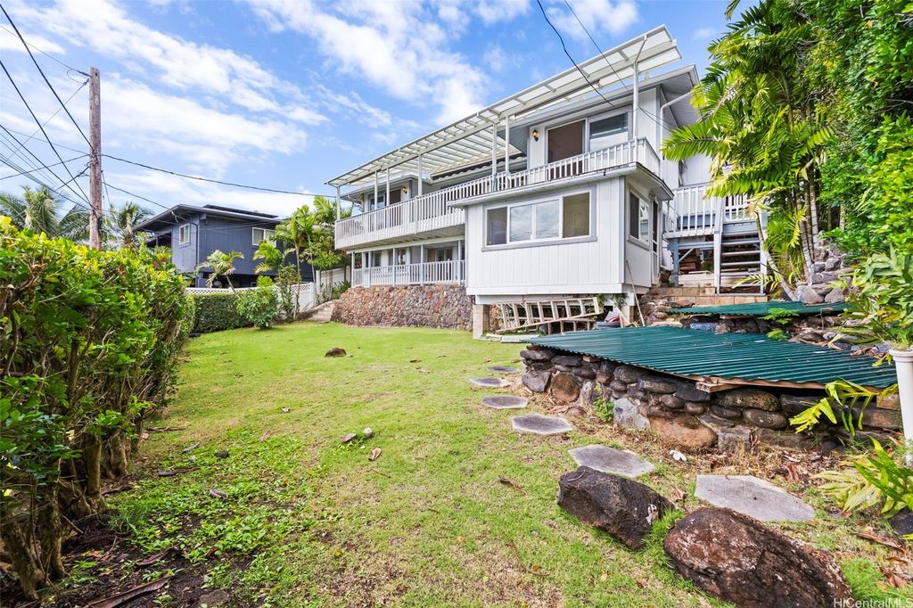 3797 Sierra Drive A, Honolulu, HI 96816
