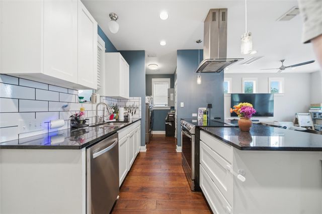 2612 Zaragosa ST, Austin, TX 78702