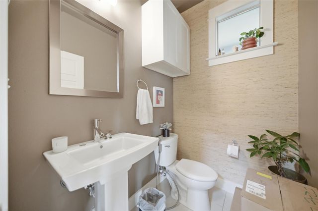 2612 Zaragosa ST, Austin, TX 78702