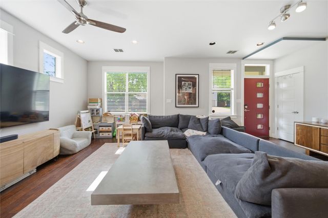 2612 Zaragosa ST, Austin, TX 78702