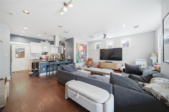 2612 Zaragosa ST, Austin, TX 78702