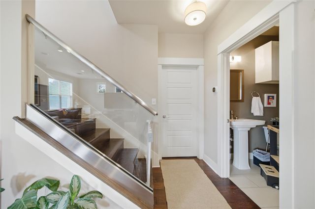 2612 Zaragosa ST, Austin, TX 78702