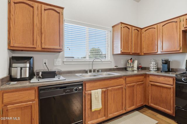 649 VERN BUTLER Drive, El Paso, TX 79932