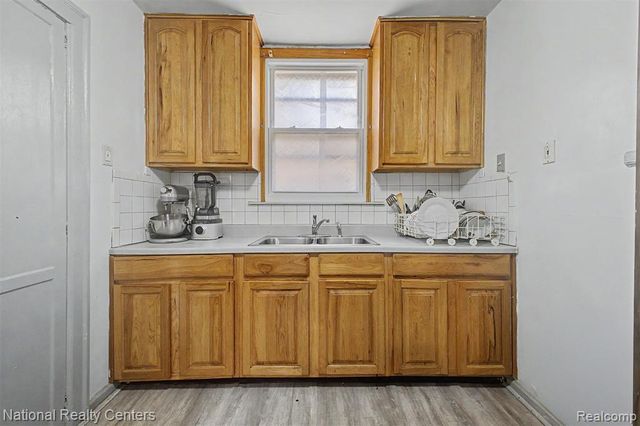 6348 Coleman Street, Dearborn, MI 48126
