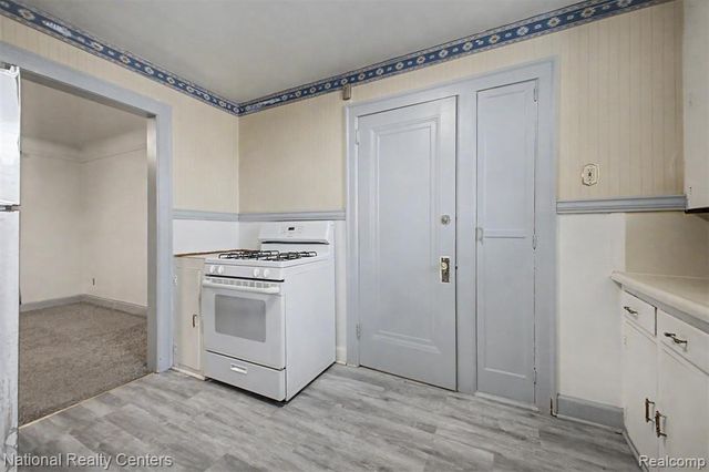 6348 Coleman Street, Dearborn, MI 48126