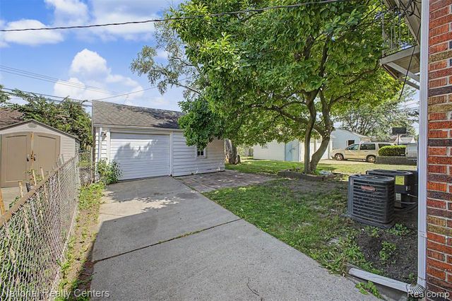 6348 Coleman Street, Dearborn, MI 48126