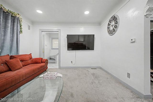6348 Coleman Street, Dearborn, MI 48126