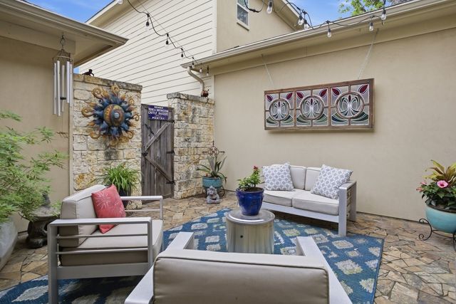 5026 Pershing Avenue, Fort Worth, TX 76107