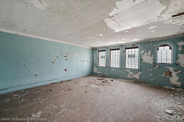 16014 E Warren Avenue, Detroit, MI 48224