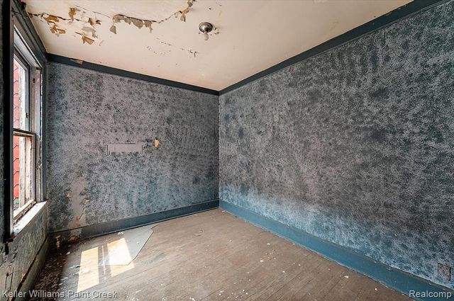 16014 E Warren Avenue, Detroit, MI 48224