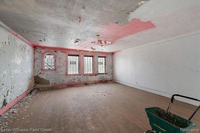 16014 E Warren Avenue, Detroit, MI 48224