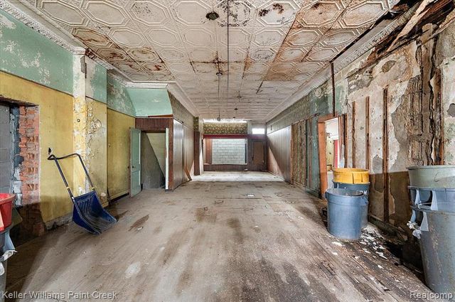 16014 E Warren Avenue, Detroit, MI 48224