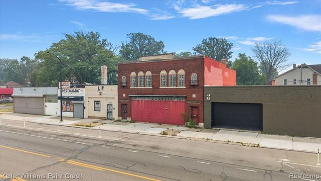 16014 E Warren Avenue, Detroit, MI 48224