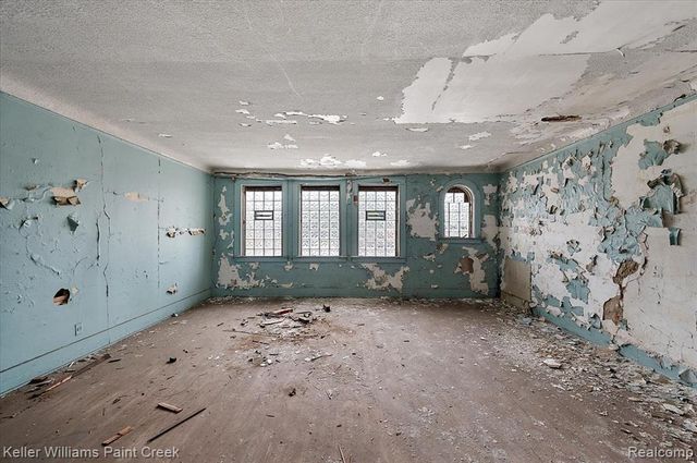 16014 E Warren Avenue, Detroit, MI 48224