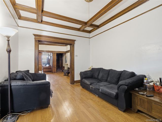 372 Parkside Avenue, Brooklyn, NY 11226