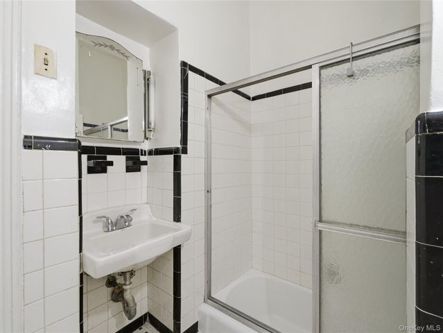 372 Parkside Avenue, Brooklyn, NY 11226