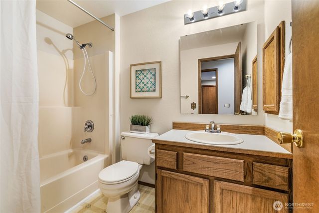 200 SW 327th Place, Federal Way, WA 98023