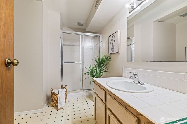 200 SW 327th Place, Federal Way, WA 98023