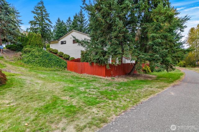 200 SW 327th Place, Federal Way, WA 98023