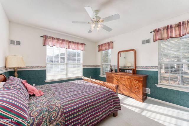 22 Foxwood Road, Lakewood, NJ 08701