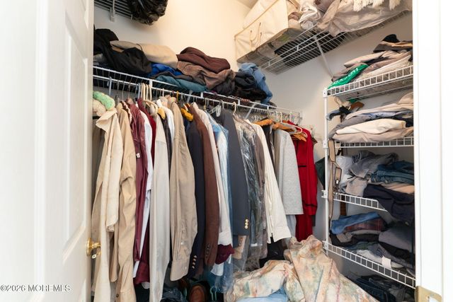 22 Foxwood Road, Lakewood, NJ 08701