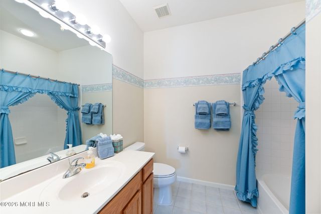 22 Foxwood Road, Lakewood, NJ 08701