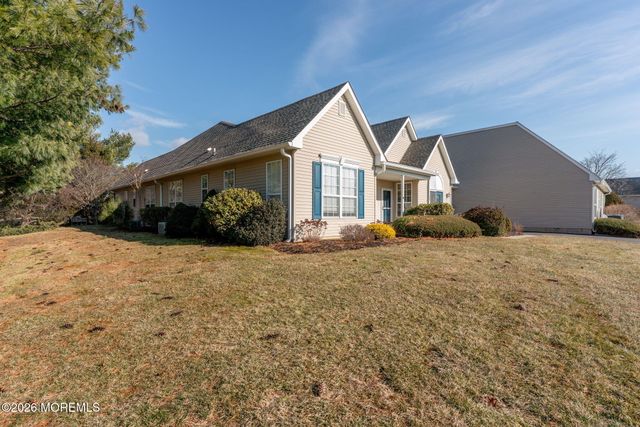 22 Foxwood Road, Lakewood, NJ 08701