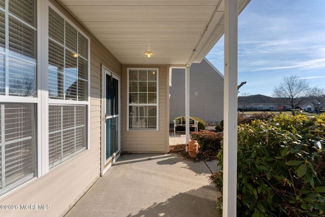 22 Foxwood Road, Lakewood, NJ 08701