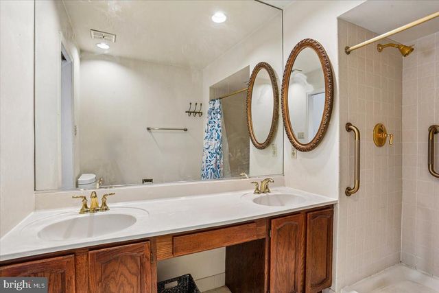 2303 NEWTON DR, Rockville, MD 20850