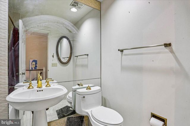 2303 NEWTON DR, Rockville, MD 20850