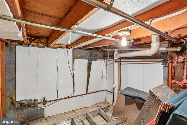 2303 NEWTON DR, Rockville, MD 20850