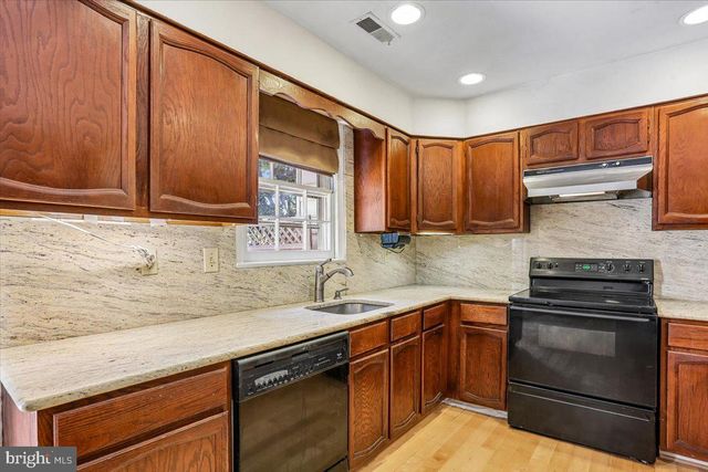 2303 NEWTON DR, Rockville, MD 20850