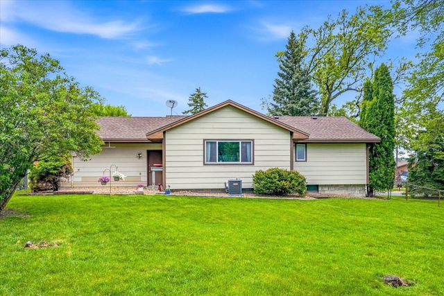 8435 Shadyview Lane N, Maple Grove, MN 55311