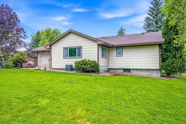 8435 Shadyview Lane N, Maple Grove, MN 55311