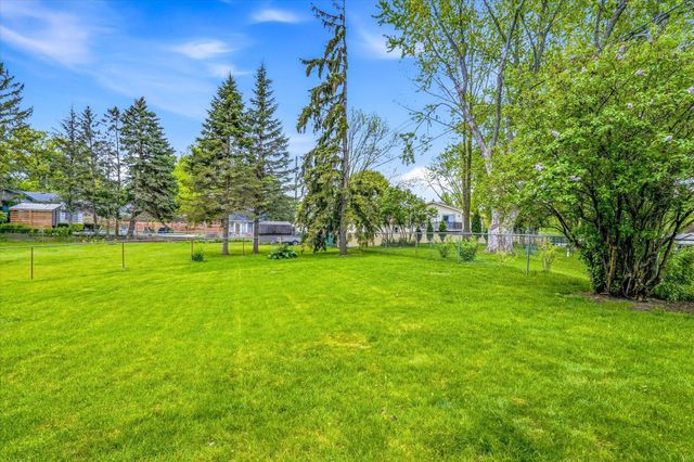 8435 Shadyview Lane N, Maple Grove, MN 55311
