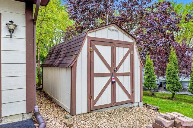 8435 Shadyview Lane N, Maple Grove, MN 55311