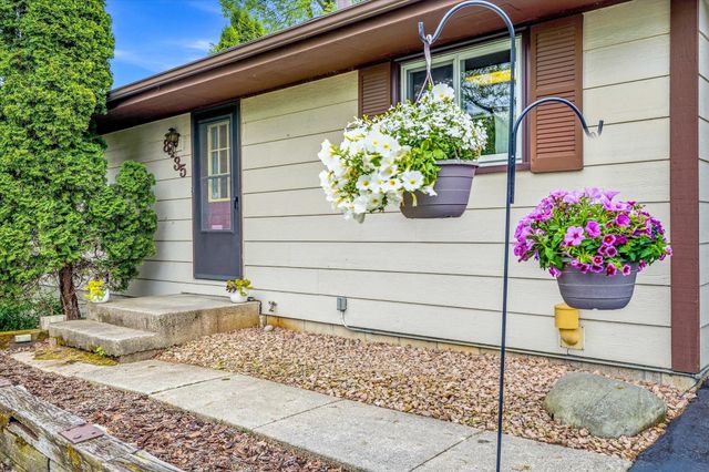 8435 Shadyview Lane N, Maple Grove, MN 55311
