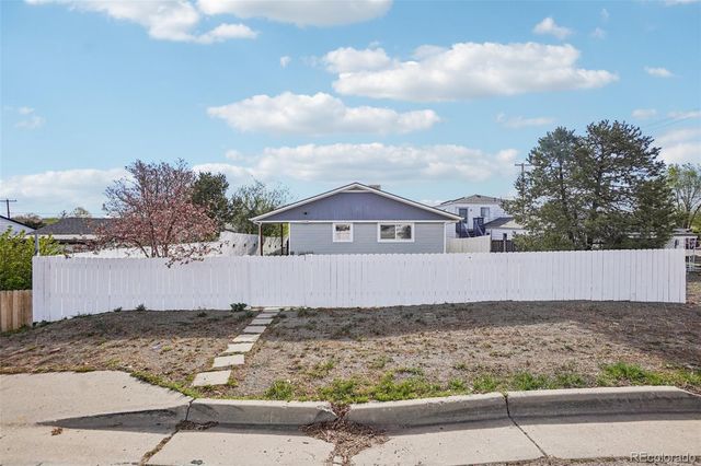 6704 Grove Street, Denver, CO 80221