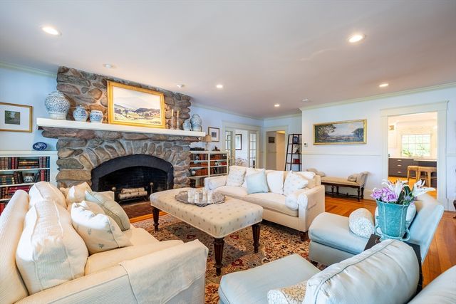 15 Geneva Rd, Andover, MA 01810