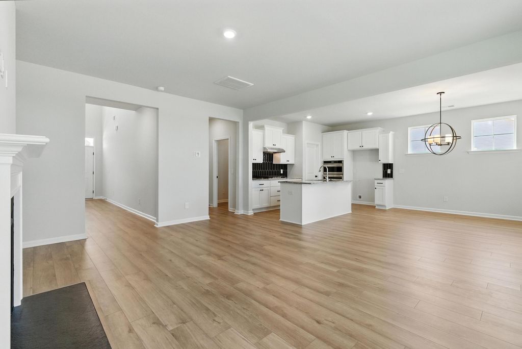 Image 11 of property listing at 84 Crosswick Street, Summerville, SC 29483