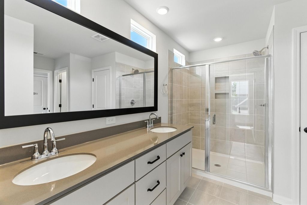 Image 29 of property listing at 84 Crosswick Street, Summerville, SC 29483