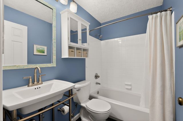 2730 Hurstland Court, Crestview Hills, KY 41017