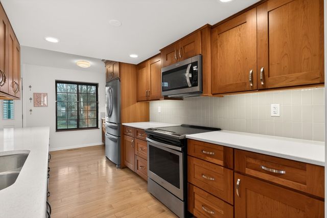 2730 Hurstland Court, Crestview Hills, KY 41017