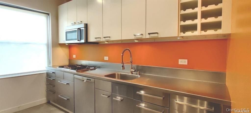 82-16 34th Avenue 4H, Jackson Heights, NY 11372