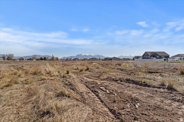 5800 W 4050 S, Hooper, UT 84315