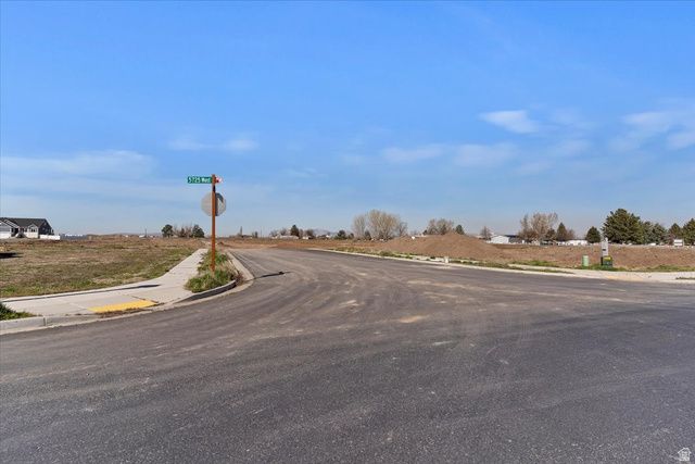 5800 W 4050 S, Hooper, UT 84315